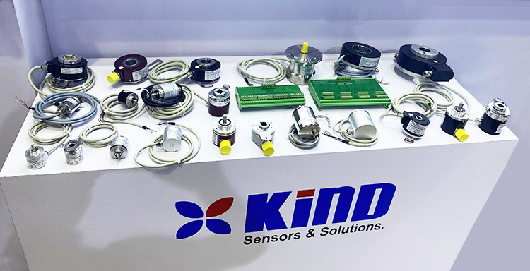 編碼器展區(qū)一角，從最小的22mm 到165mm外徑可選